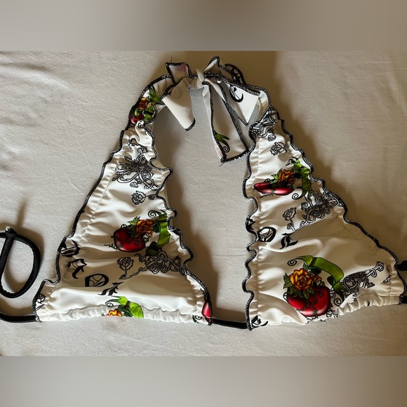 Bikini - Picture 14 of 14